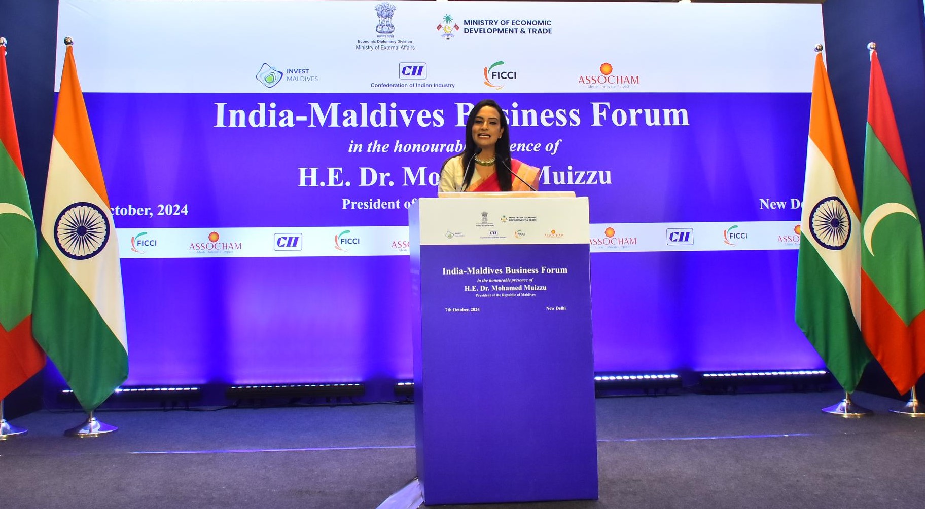 Best Female Emcee in Delhi/Gurgaon India Maldives Business Forum Corporate Event